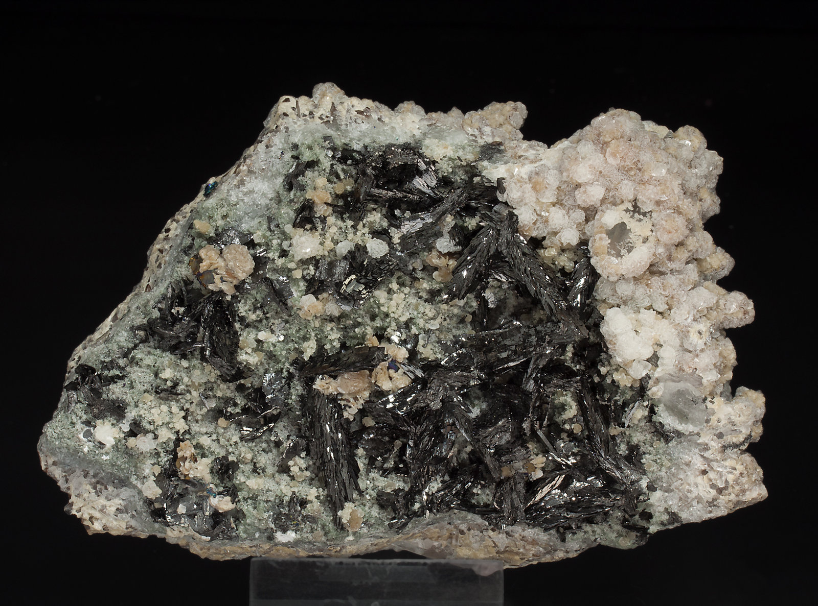 specimens/s_imagesX5/Ferberite-MB68X5f.jpg
