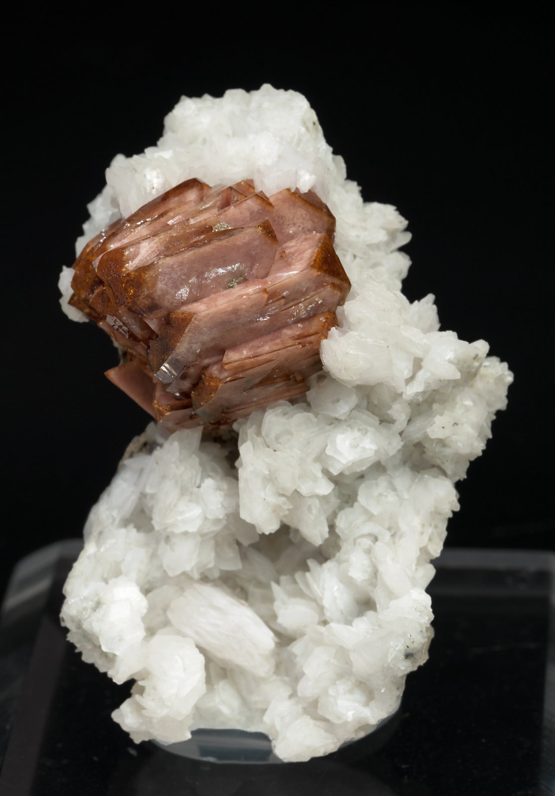specimens/s_imagesX6/Helvite-MK99X6f.jpg