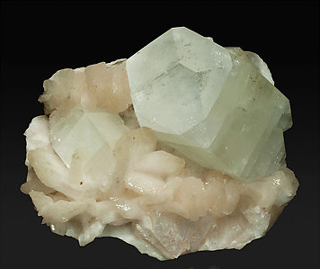 Fluorapophyllite-(K) with Stilbite-Ca. 