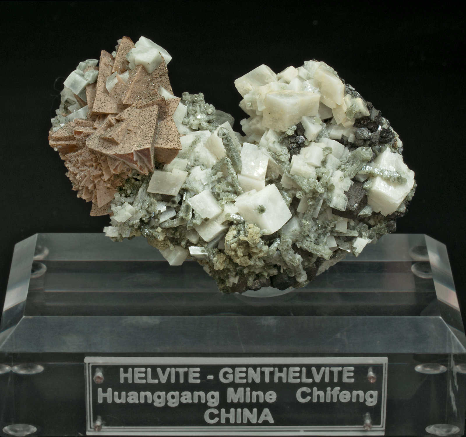 specimens/s_imagesX9/Helvite-EE51X9f.jpg