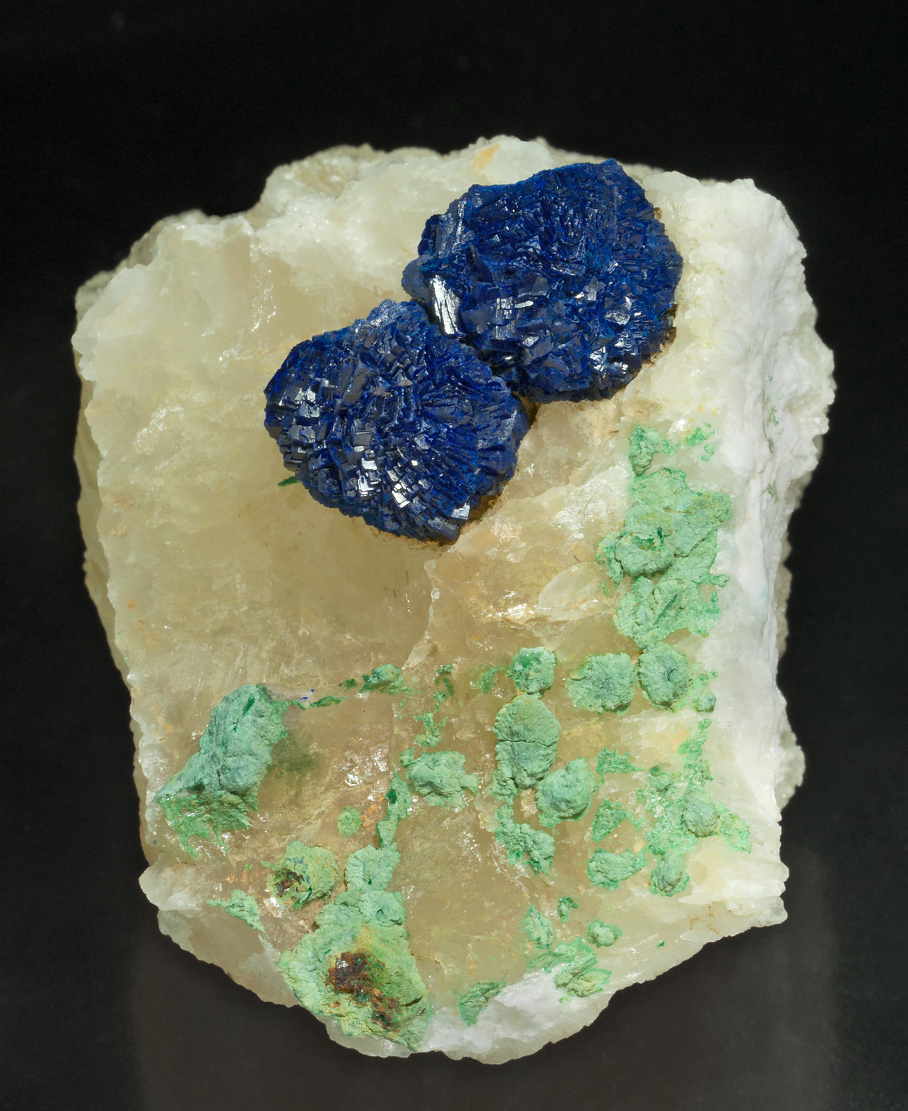 specimens/s_imagesY1/Azurite-EM14Y1f.jpg
