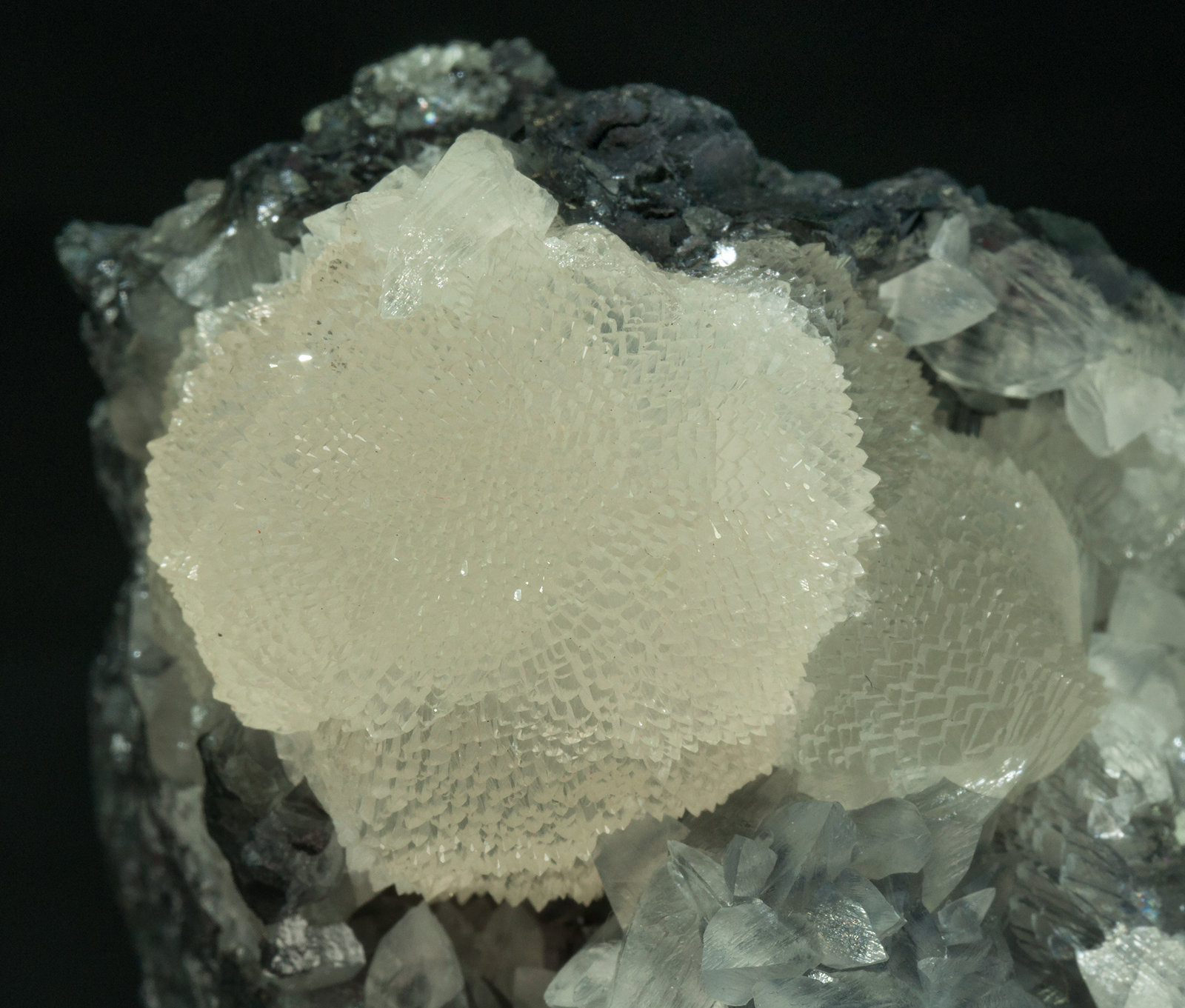 specimens/s_imagesY2/Smithsonite-EA26Y2d.jpg
