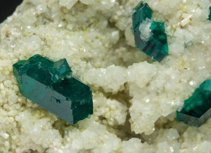 specimens/s_imagesY5/Dioptase-VP96Y5d.jpg