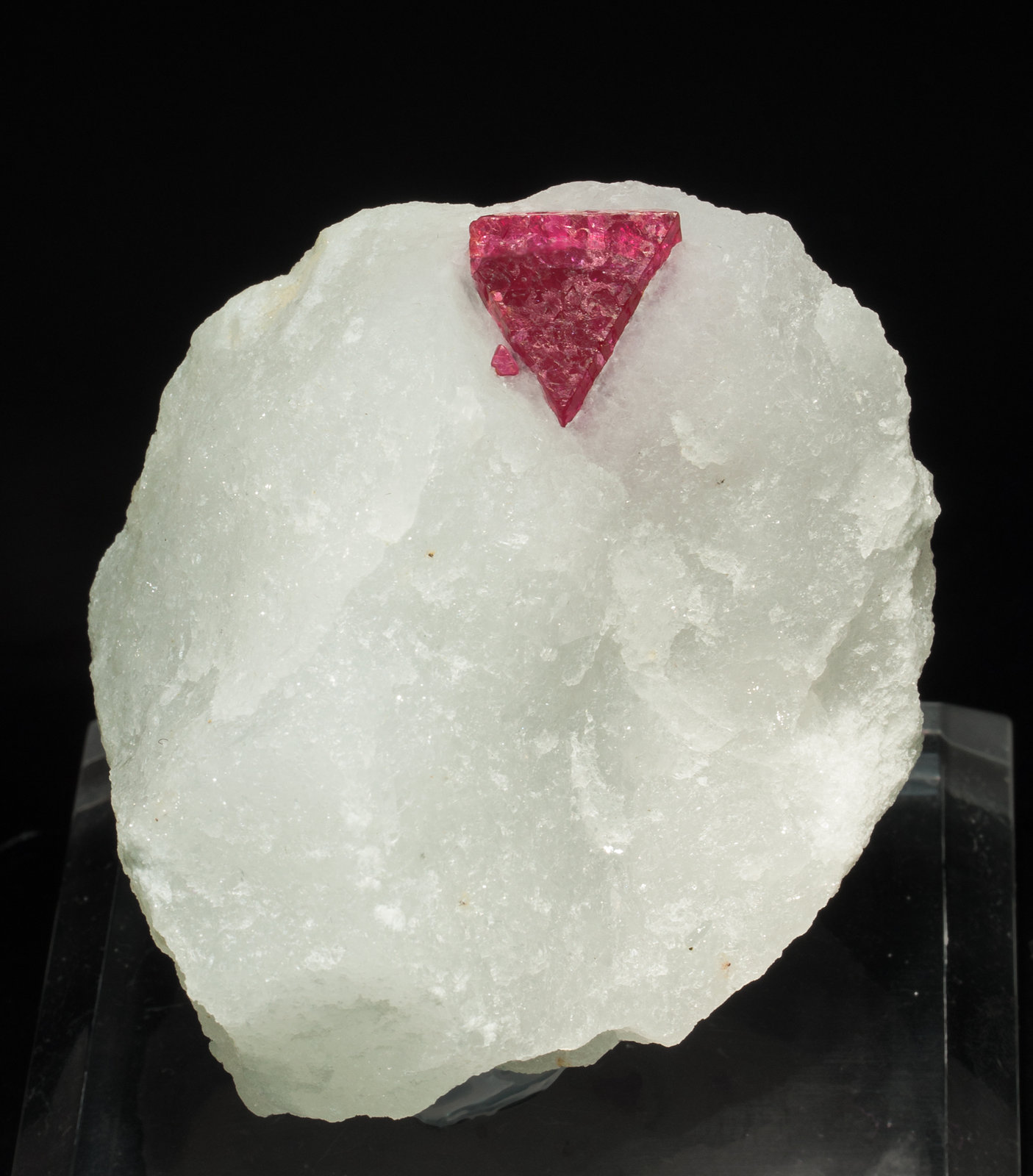 specimens/s_imagesY5/Spinel-EC70Y5f.jpg