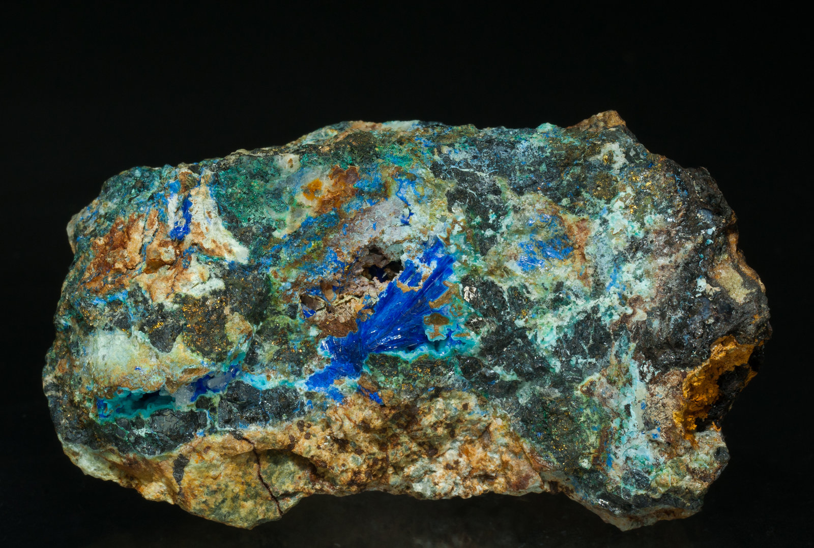specimens/s_imagesY7/Linarite-EF66Y7f.jpg