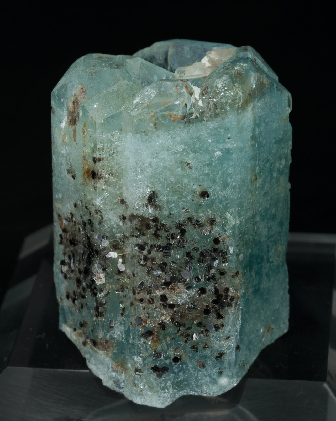 specimens/s_imagesY9/Beryl_aquamarine-VR28V9f.jpg