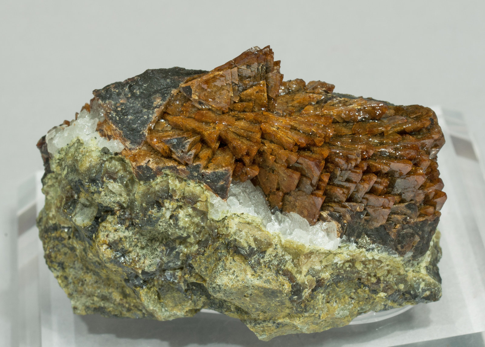 specimens/s_imagesZ0/Helvite-TR91Z0f.jpg