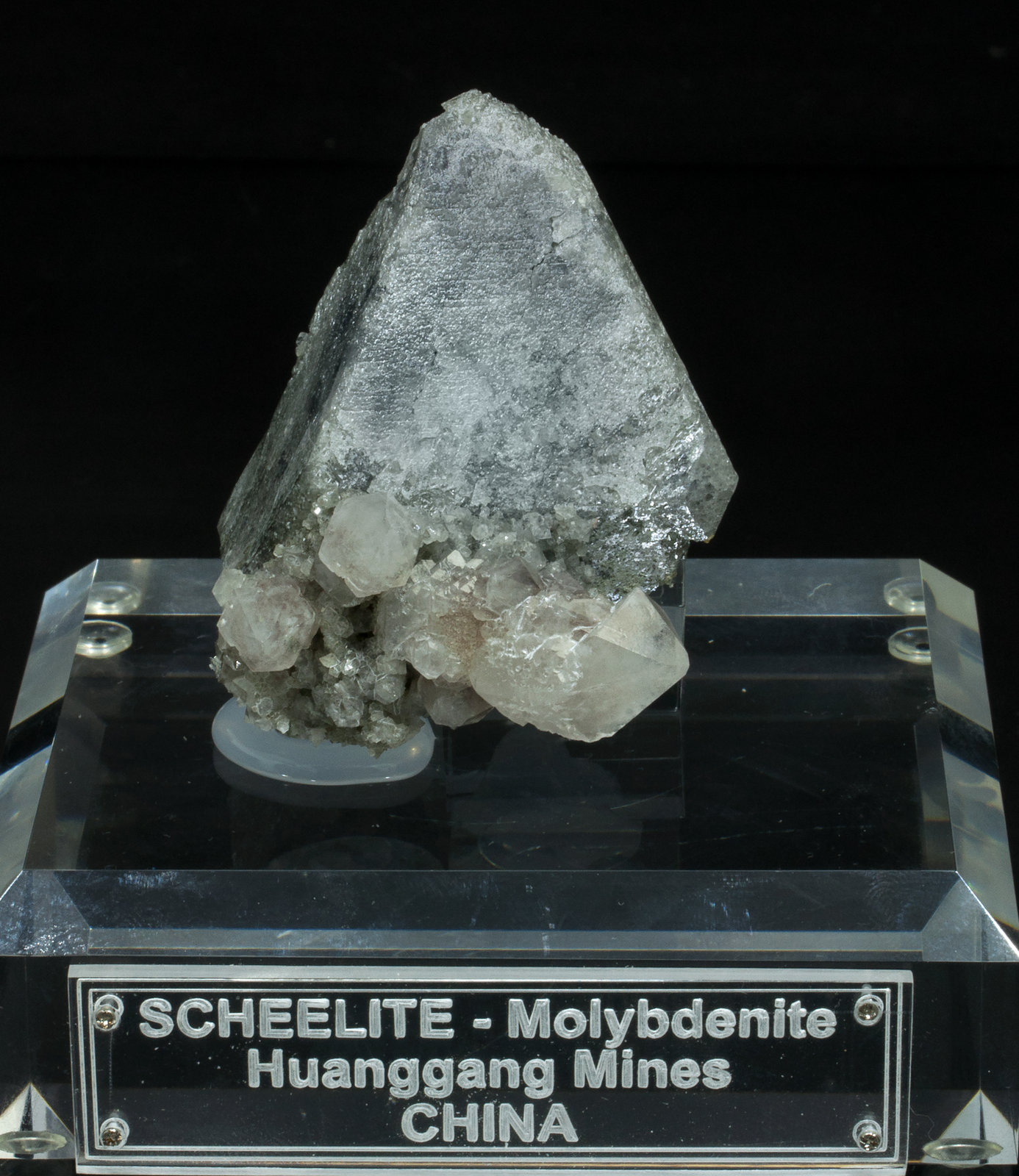 specimens/s_imagesZ0/Scheelite-TE90Z0f.jpg