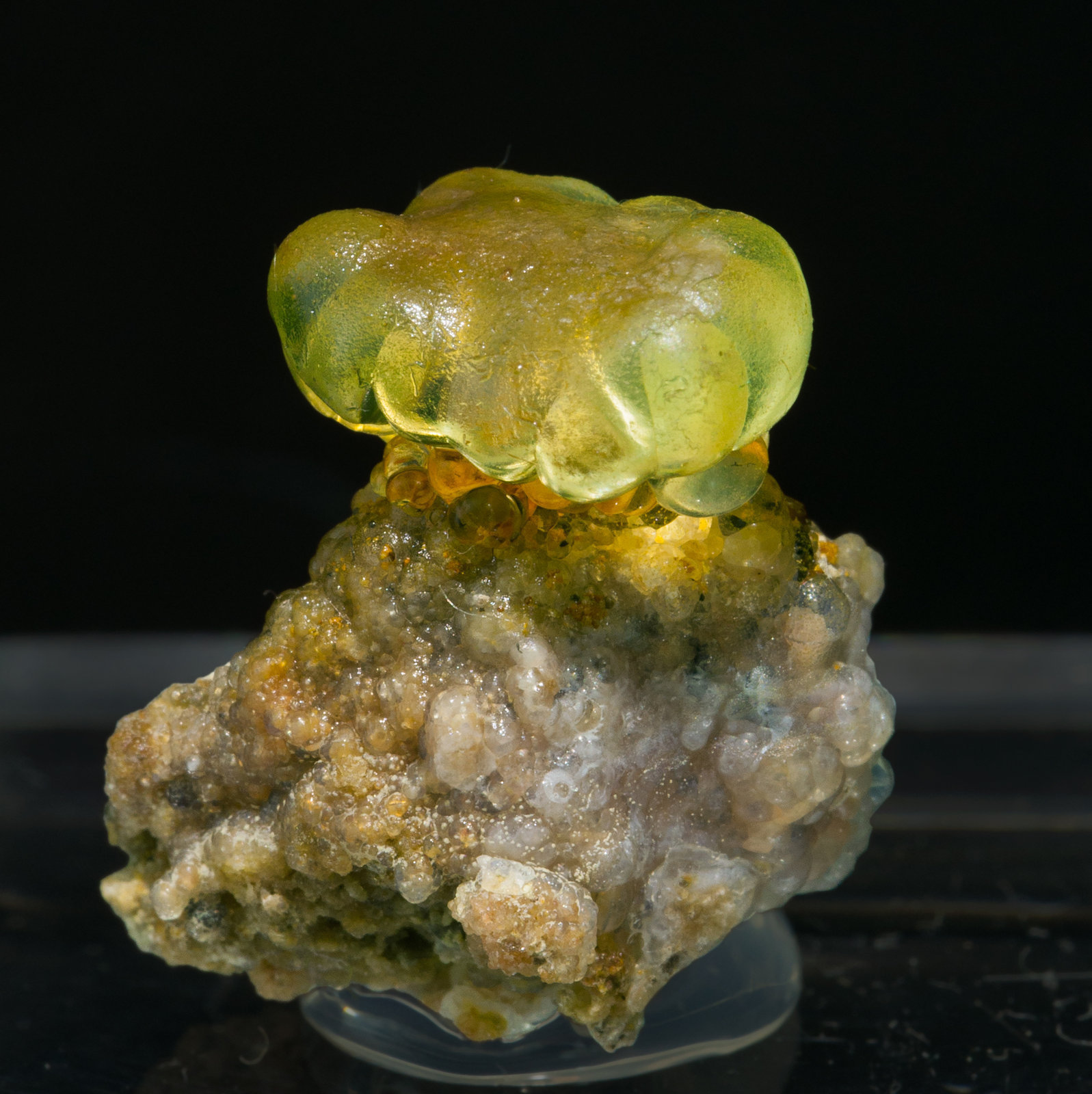 specimens/s_imagesZ2/Opal-TL63Z2f1.jpg