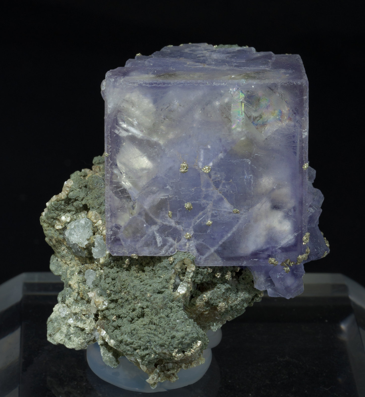 specimens/s_imagesZ4/Fluorite-MD57Z4f.jpg