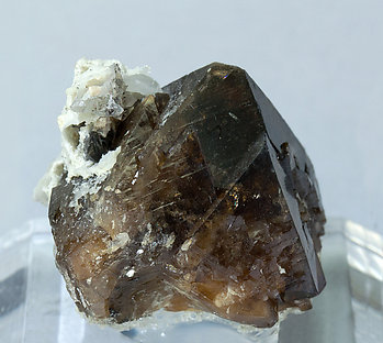 Scheelite with Quartz and Calcite. Side