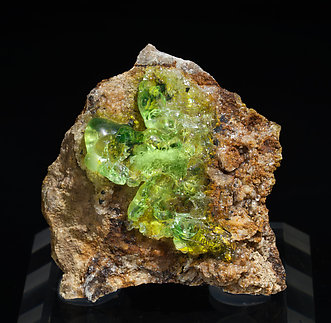 Opal (variety hyalite). Day light