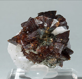 Helvine-Genthelvite with Quartz and Calcite. Rear